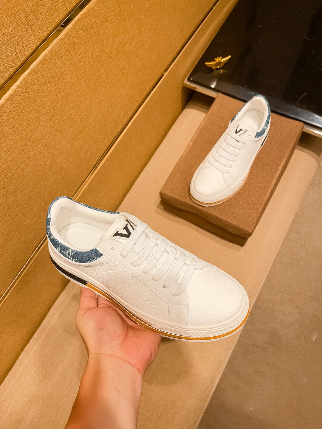 Men's shoes 💰 420💰👍【LV】🔥🔝Louis Vuitton, high-end men's shoes brand, official website 1:1 latest masterpiece: the upper is made of Italian imported first-layer cowhide🔥Official website original special technical cloth fabric matching🔥Original comfortable and breathable lining➕Original designated non-slip outsole🔥Make walking more convenient and comfortable! An exclusive new model, a stunning work, a beautiful 1:1 replica [color] compared to the official quality! Create a fashionable personality to set off your uniqueness! A must-have for trendy men! 🔥, sizes: 38-44. color:.     2⃣️colors available🔥